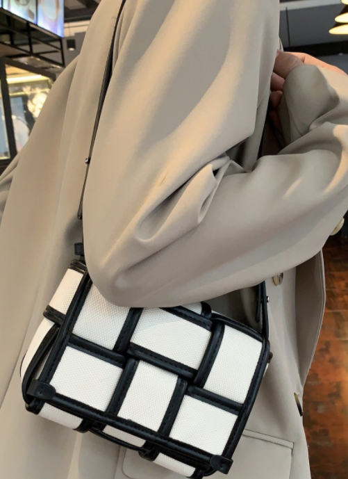 Black And White Contrasting Canvas Shoulder Bag - Shoppers Haven  - Handbag & Clutch     